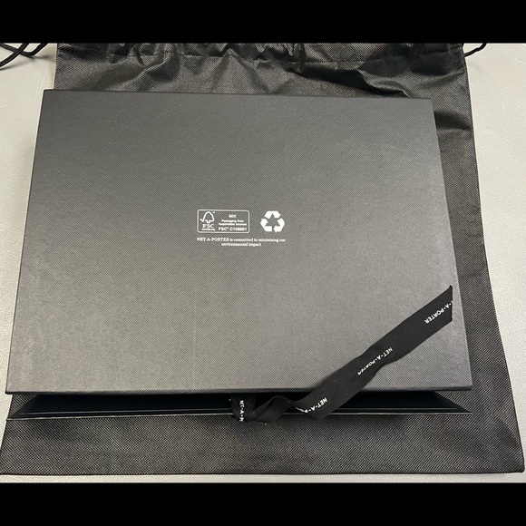 Foldable “ Net-A-Porter “ medium box +”Net A Porter”Drawstring Dust Bag - Picture 7 of 8